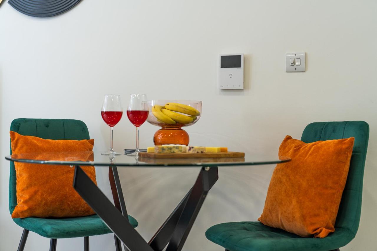 Luxury One Bedroom Serviced Apartment In The Heart Of Bedford Exterior photo